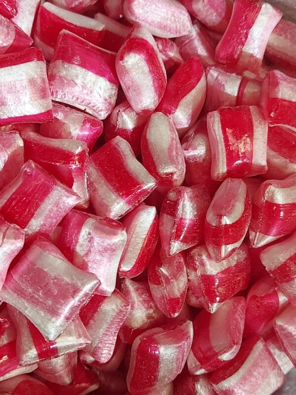 Strawberry and Cream 150g - Image 2